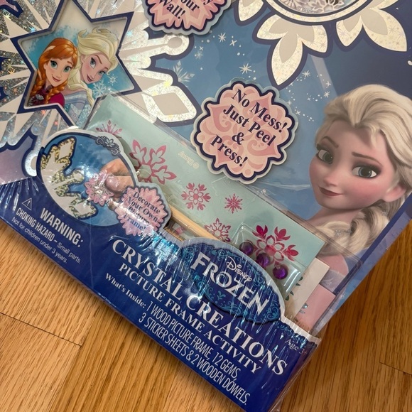 Anna, Elsa, and Olaf Crystal Creations HEART PICTURE FRAME ACTIVITY KIT Frozen - Picture 7 of 8